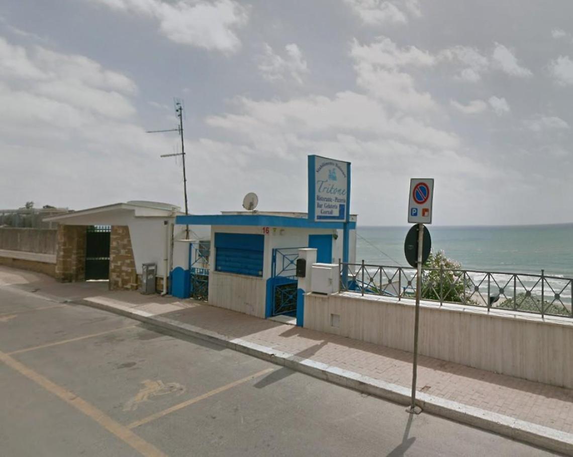 Incendio allo stabilimento, cinque arresti: tra loro due poliziotti