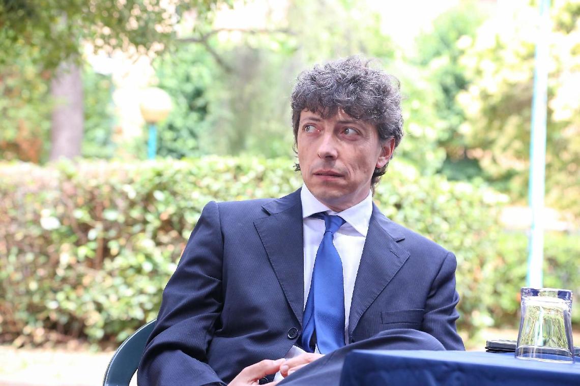 Lavori per il rientro a scuola, la media Tasso deve traslocare