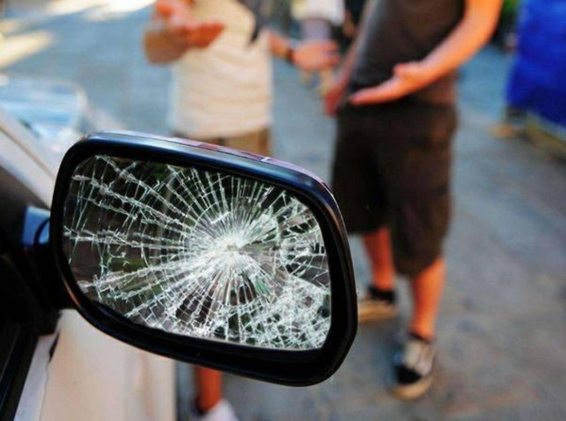 Truffa con lo  specchietto, raggiro da 200 euro in pieno centro