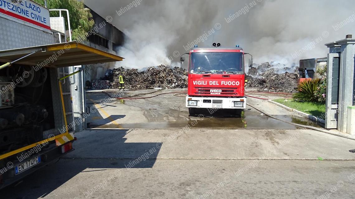 Incendio alla Loas, impianto privo del certificato  di protezione incendi