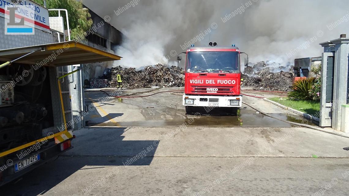 Incendio Loas, chiesto lo screening per i vigili del fuoco intervenuti