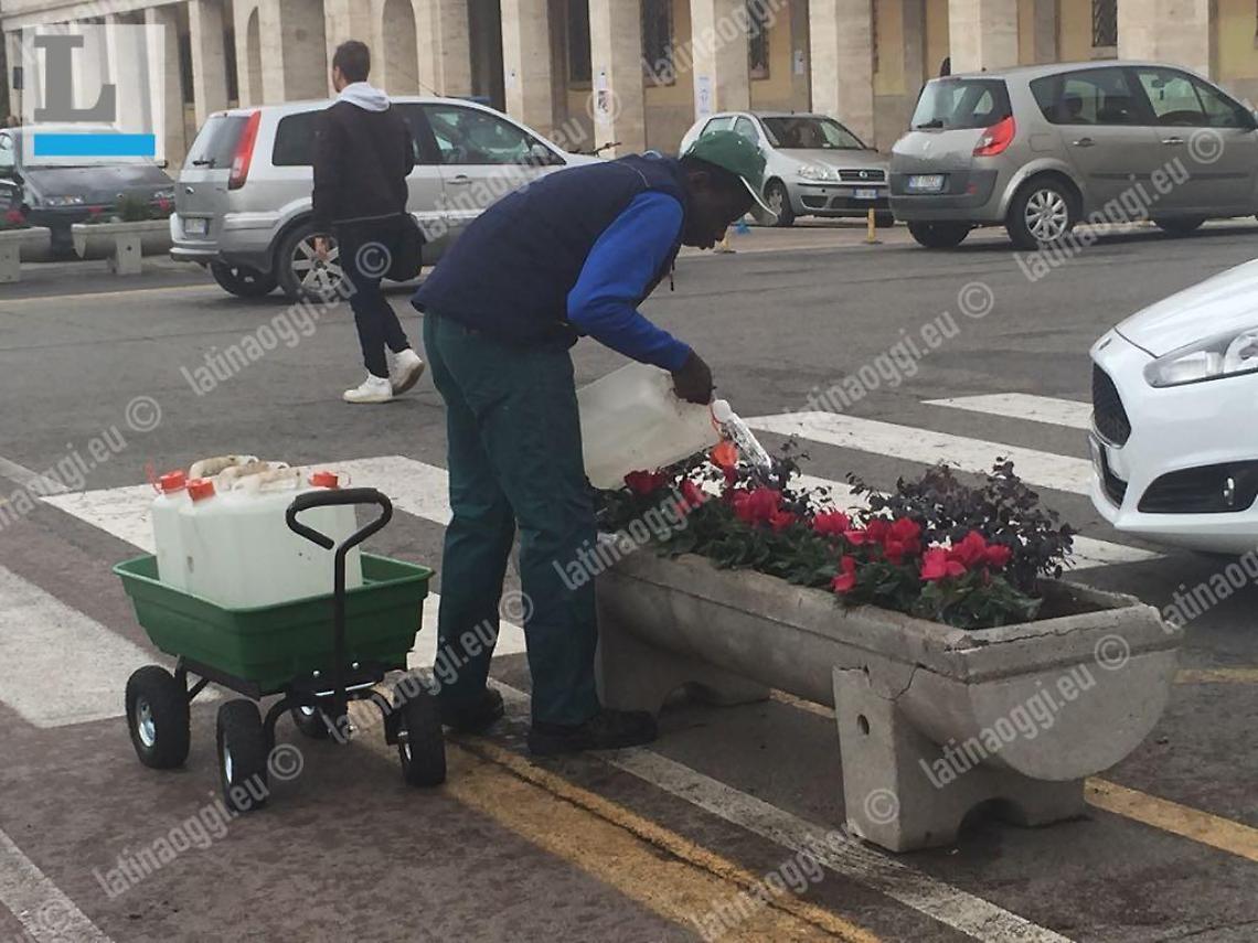 Anagrafe aperta per il rifugiato: il Tribunale annulla l'atto del Comune