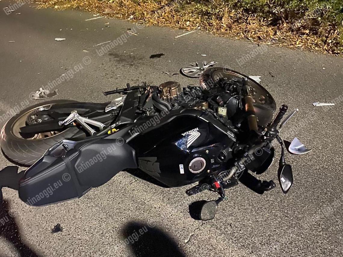 Incidente al Lido nella notte, ferito un giovane motociclista