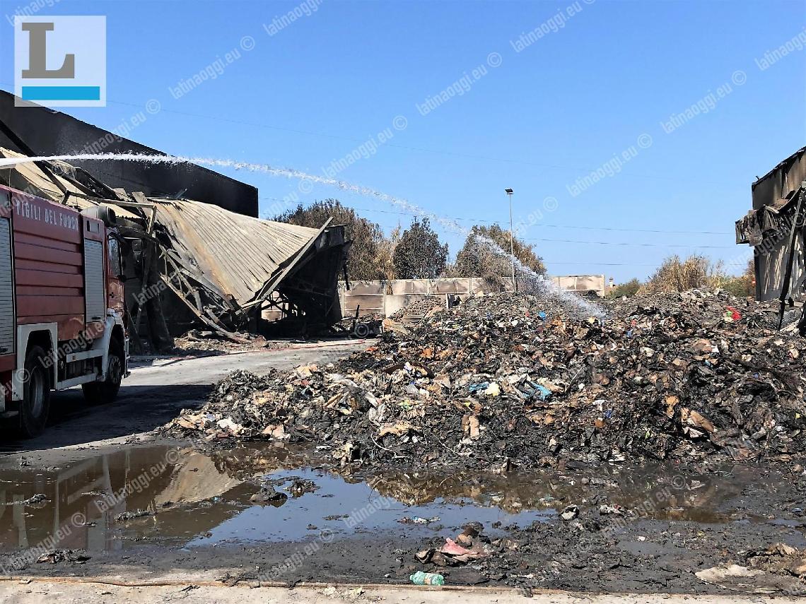 Incendio Loas, Prefettura e Asl a confronto: si abbassano i valori di inquinanti