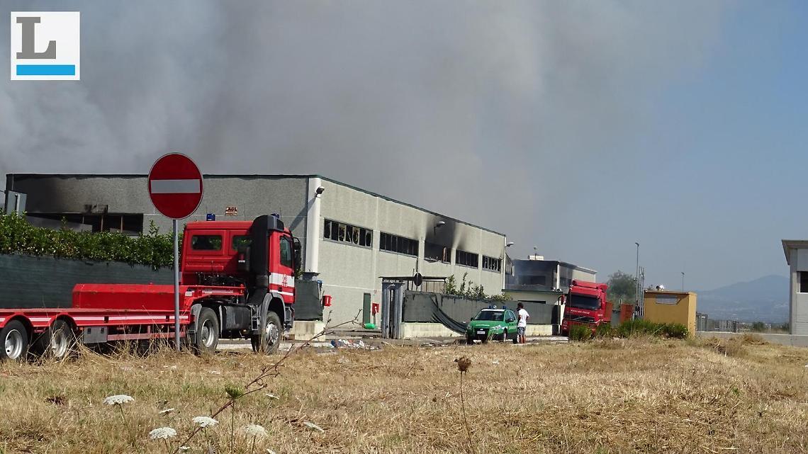 Incendio Loas,  vertice dal Prefetto: &laquo;Inquinanti,  trend  in miglioramento&raquo;