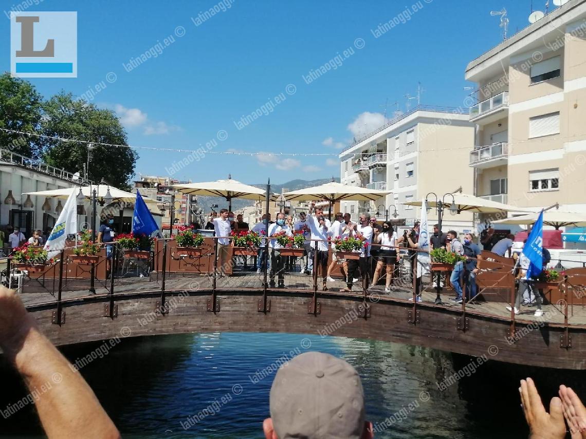 Salvini a Fondi e Terracina: bagno di folla per il leader della Lega
