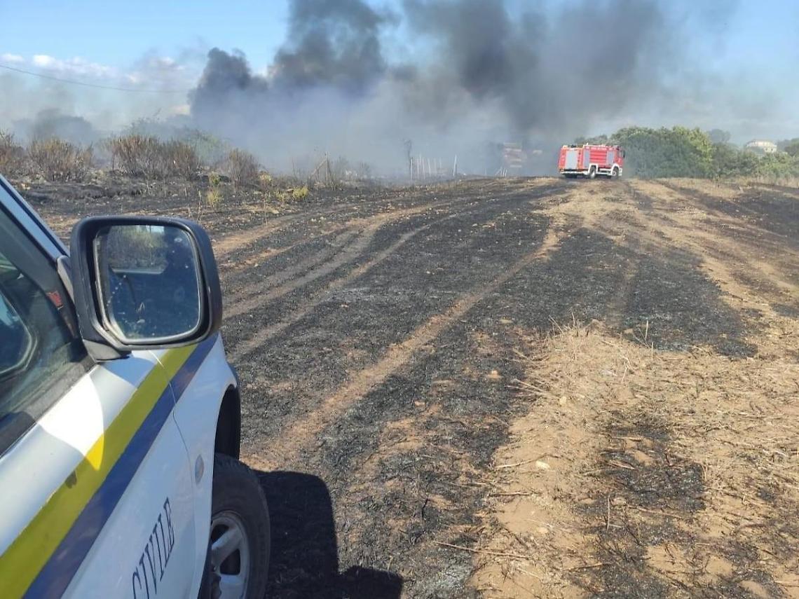 L'incubo incendi &egrave; senza fine: ennesimo rogo di sterpaglie