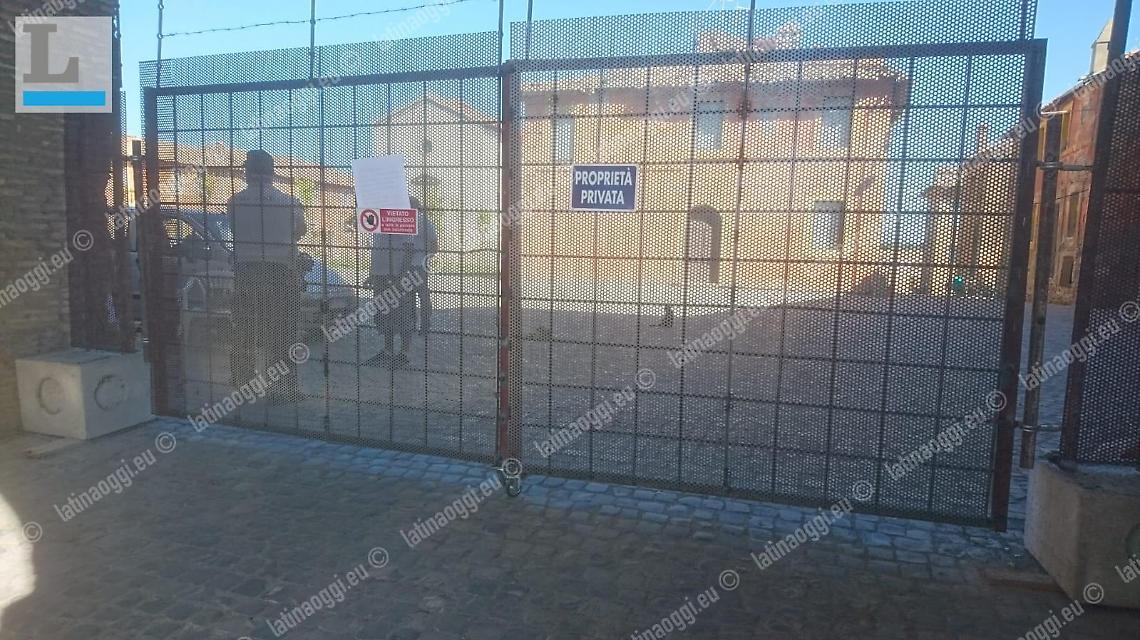 Nuovo cancello a Pratica di Mare, arriva un'altra ordinanza del Comune