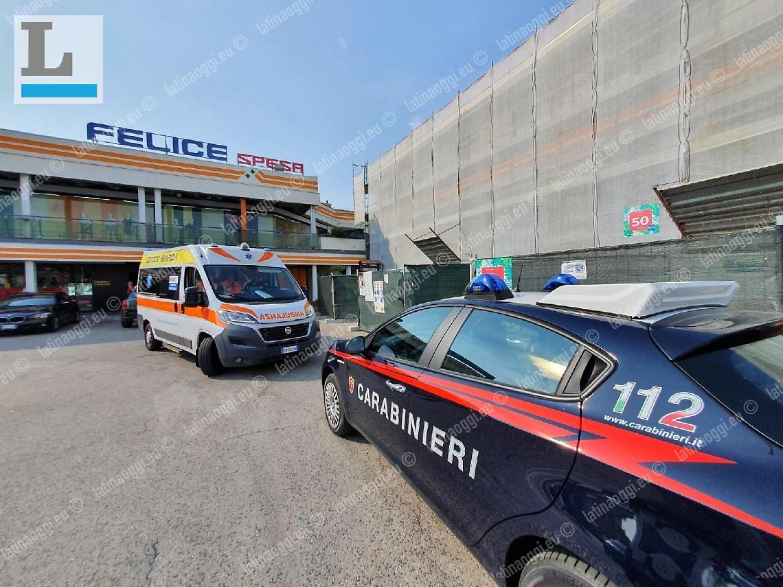 Bandito solitario in banca, i dipendenti reagiscono e la rapina fallisce