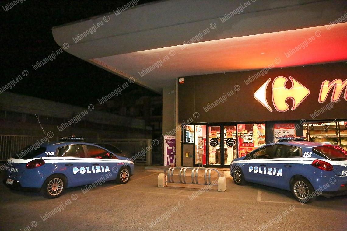 Tentano il furto da Carrefour per rubare delle birre, denunciati