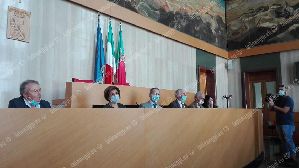 Covid 19, vertice in Prefettura: nuove regole contro l'emergenza