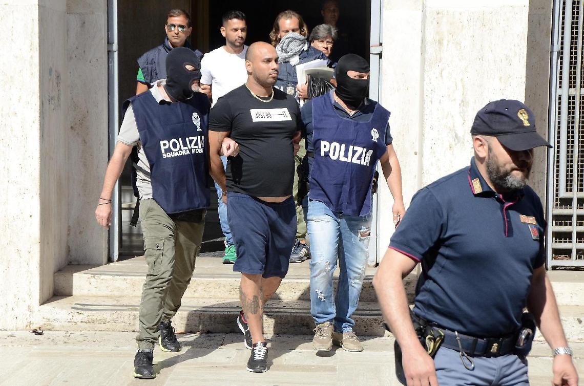 Estorsione al ristoratore da parte dei Di Silvio. La Procura impugna tutto