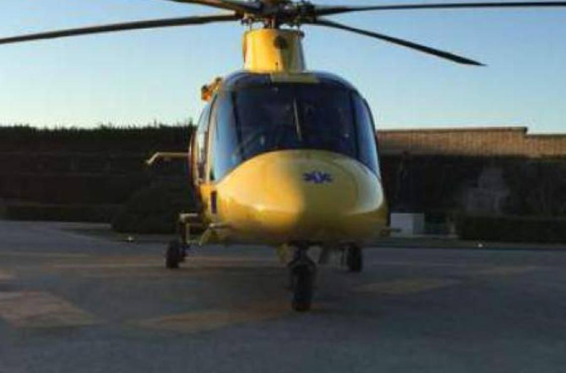 Morso da un cane mentre è in montagna: soccorso dall'eliambulanza