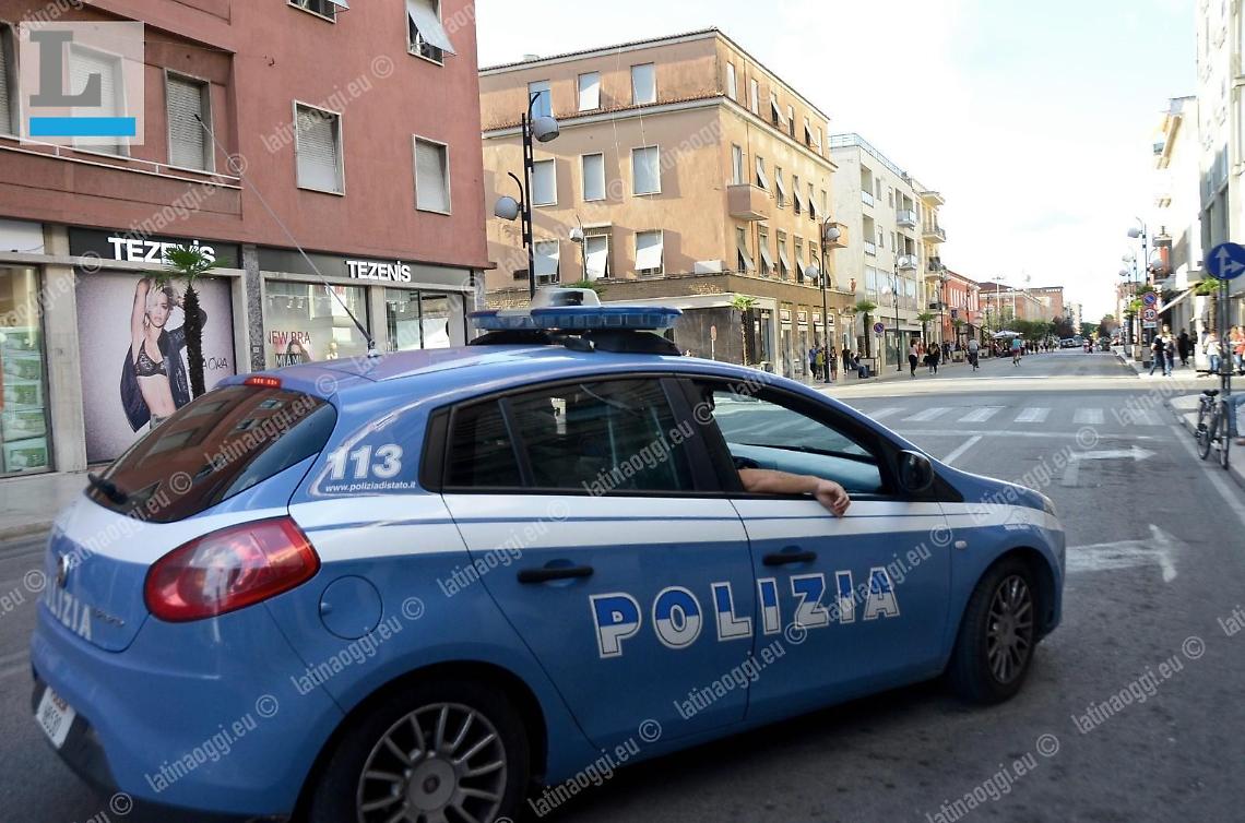 Furti in centro, due ladri riconosciuti da un commerciante mentre passeggiano