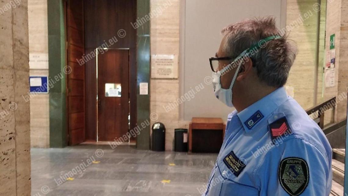 Latina, si presenta in Tribunale con la febbre: rimandata a casa