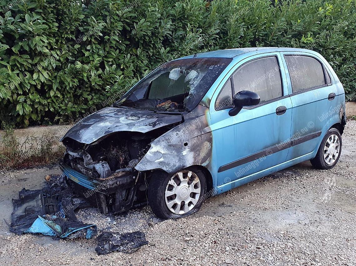 A fuoco l'auto di uno studente. Gesto doloso e intimidatorio