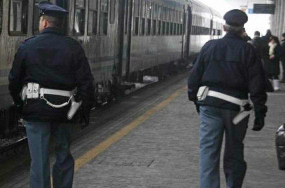Lo controllano su un treno: era stato espulso dall'Italia nel 2019. Arrestato