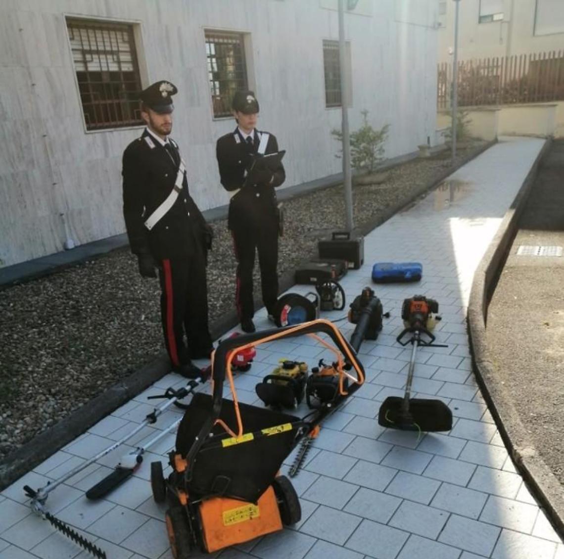 Rubano un furgone e si danno alla fuga: arrestati dai carabinieri