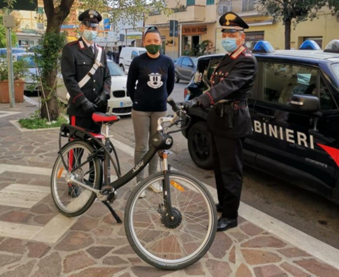 Bici elettrica rubata, ritrovata dai carabinieri e restituita alla proprietaria