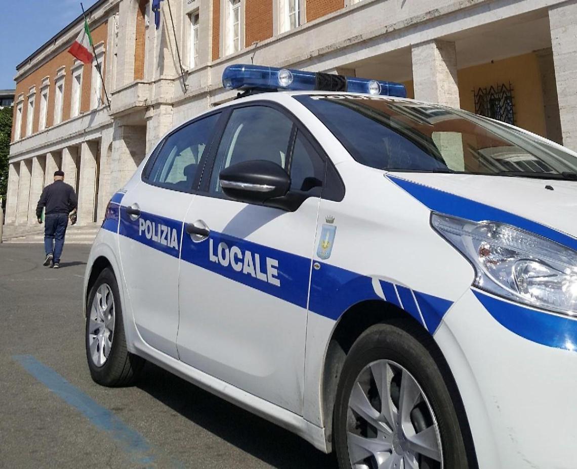 Coronavirus, dipendente della polizia locale positivo: via alla sanificazione