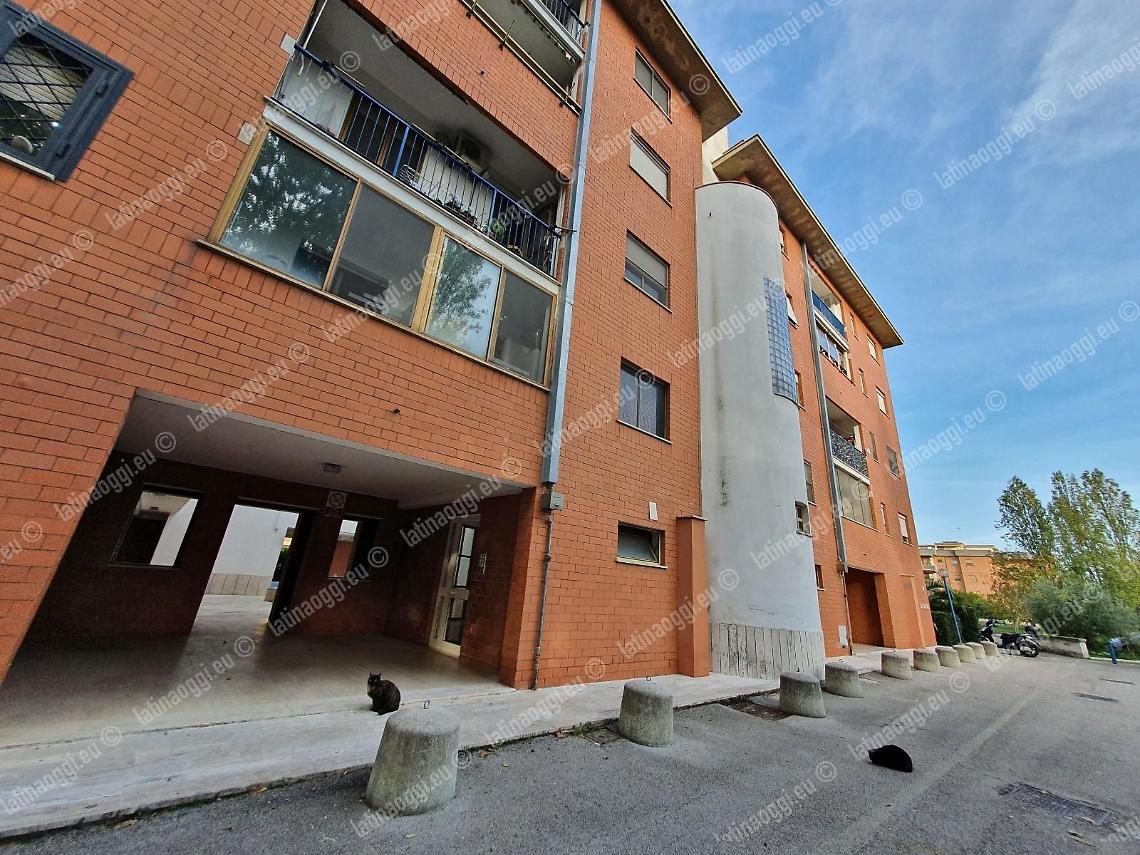 Lite tra due uomini degenera, anziano si difende col coltello