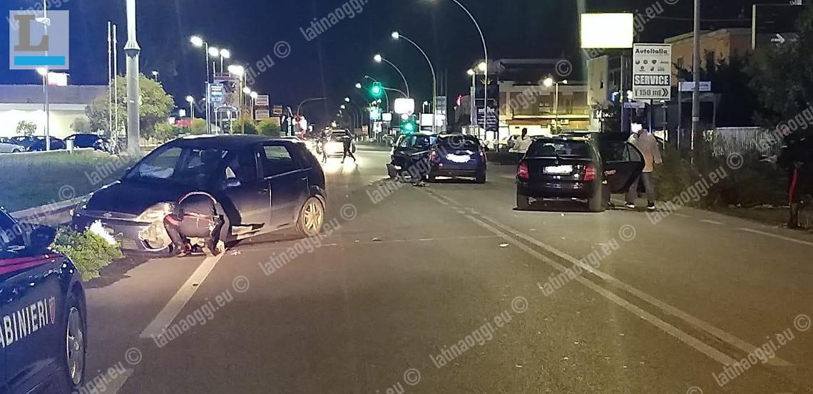 Scontro tra quattro auto, traffico in tilt su via Piave