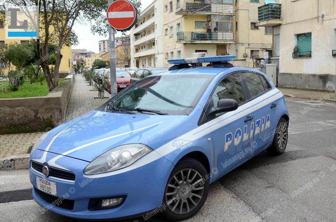 Confezionava hashish in casa, 20enne arrestato dalla polizia