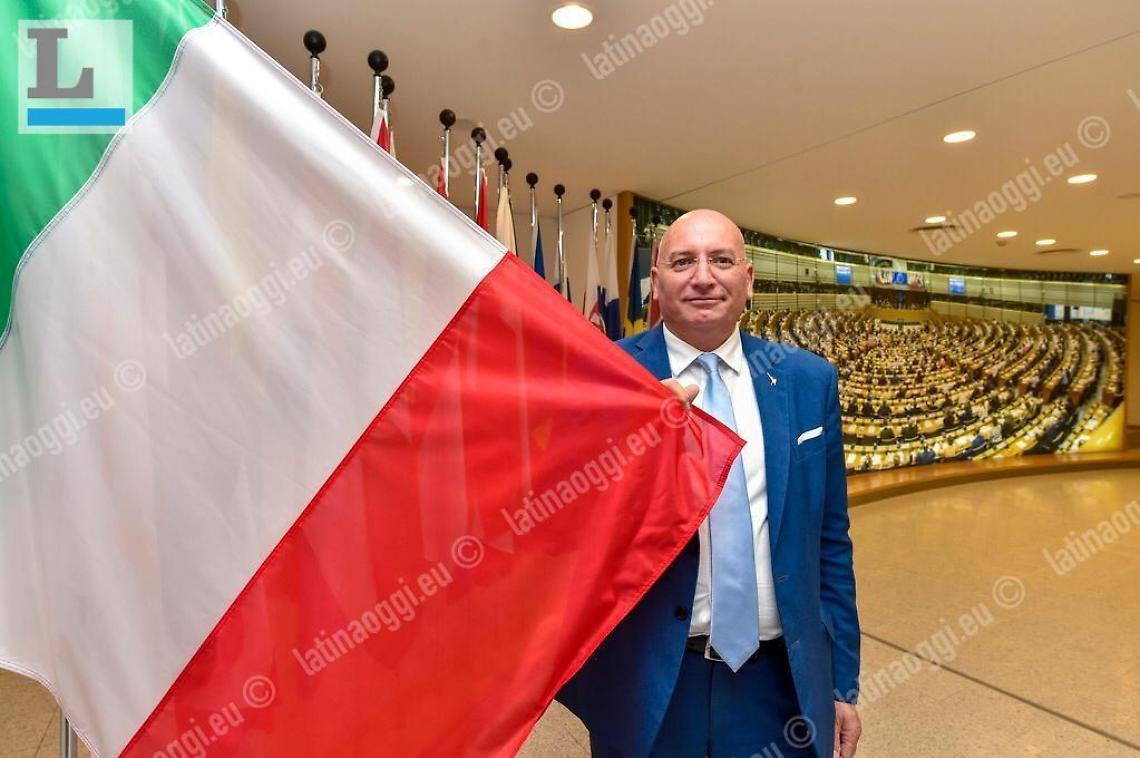 Coronavirus, Adinolfi: "Aziende e famiglie in ginocchio a causa di Europa e Governo"