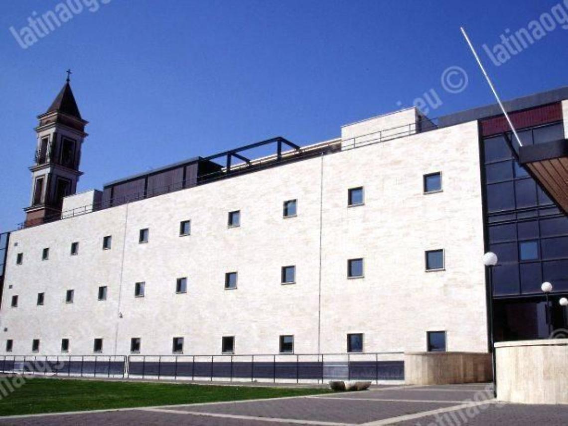 Blitz della polizia in Comune, nuove indagini a Cisterna