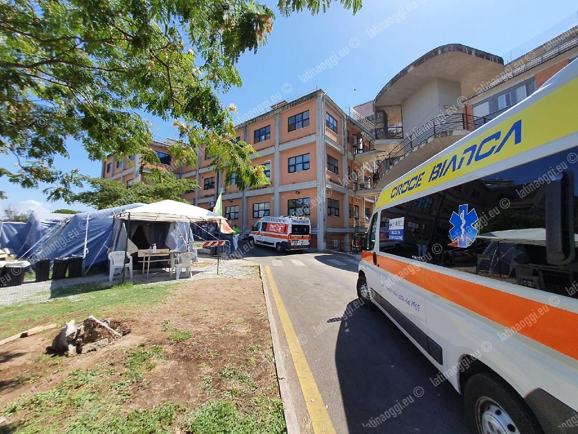 Coronavirus, un operatore per informare i familiari dei pazienti Covid