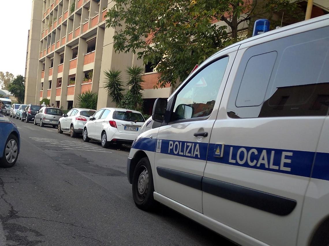 Quell'aggressione alla Polizia Locale tra follia e vendetta