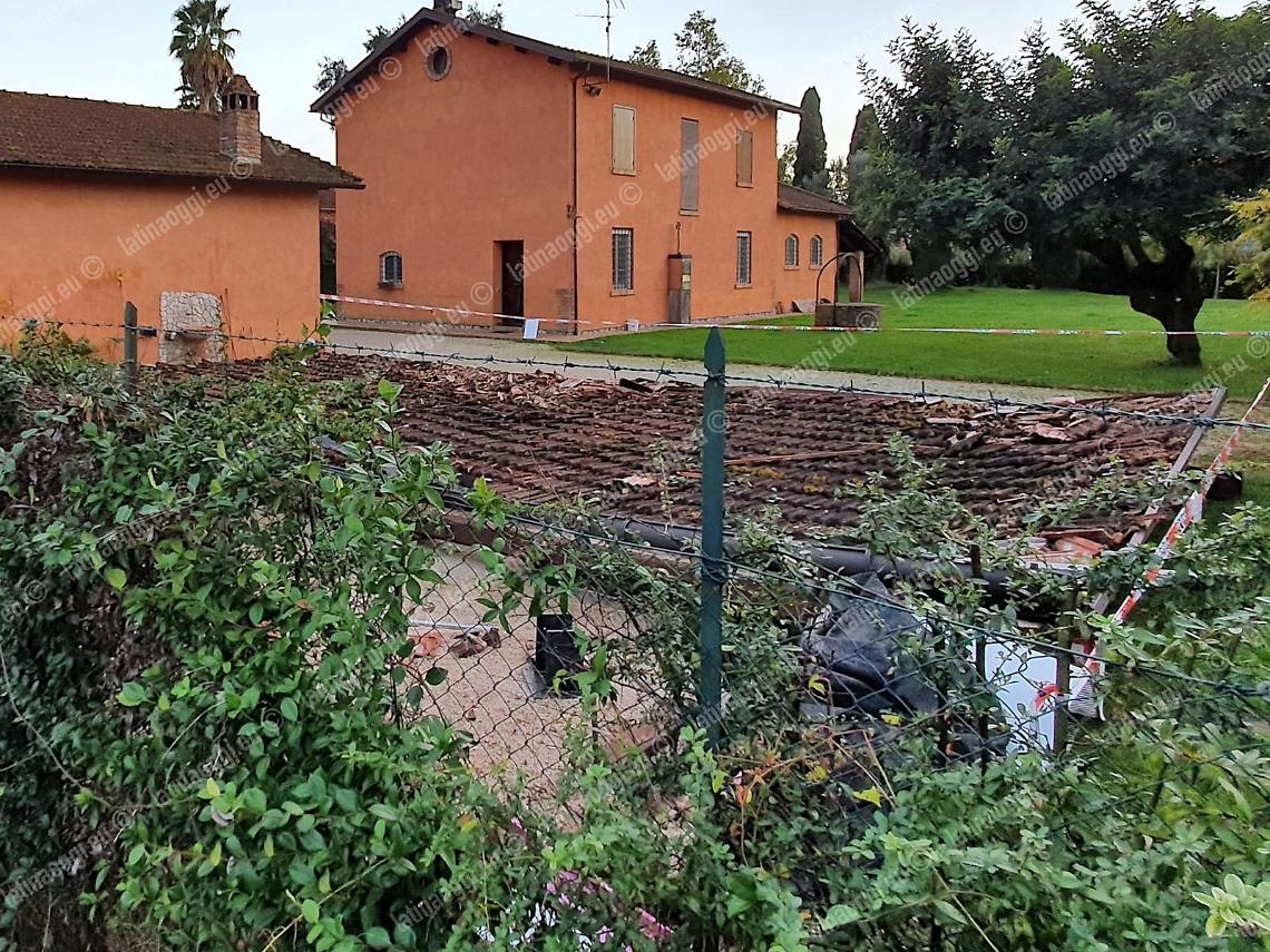 Tettoia crollata in una casa e un ferito grave, due indagati