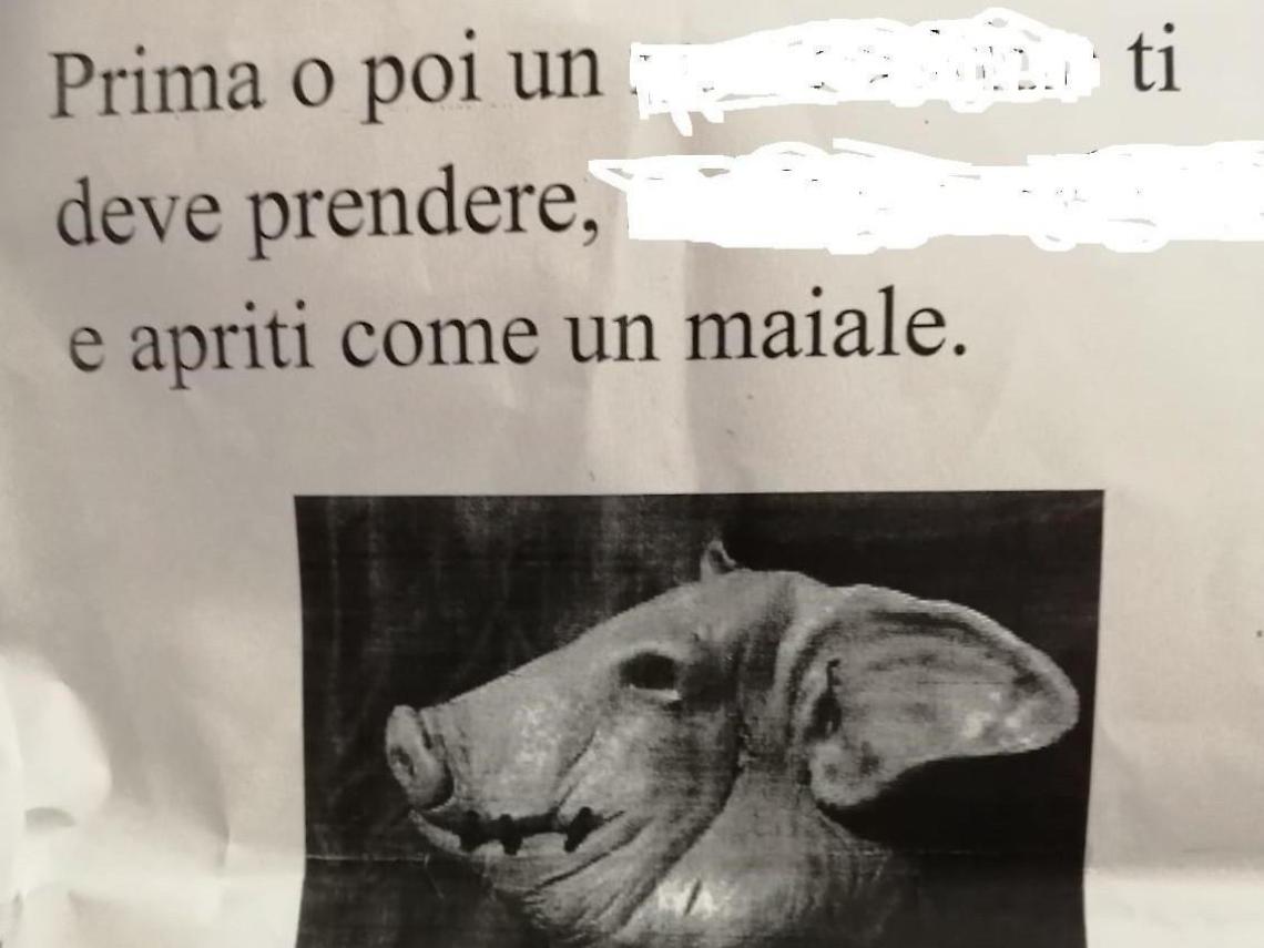 "Devono aprirti come un maiale", minacce al presidente dell'associazione