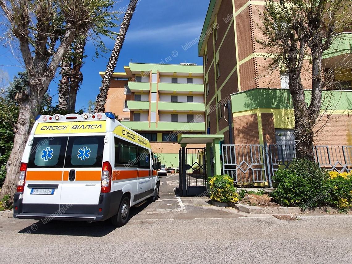Coronavirus,  tunisino positivo elude la sorveglianza e scappa dall'hotel Covid