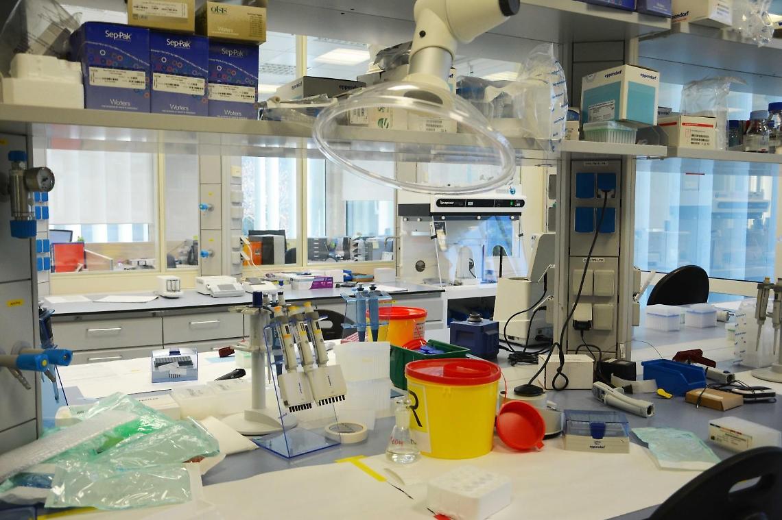 Coronavirus, il vaccino di AstraZeneca e Irbm di Pomezia non in tempi brevi