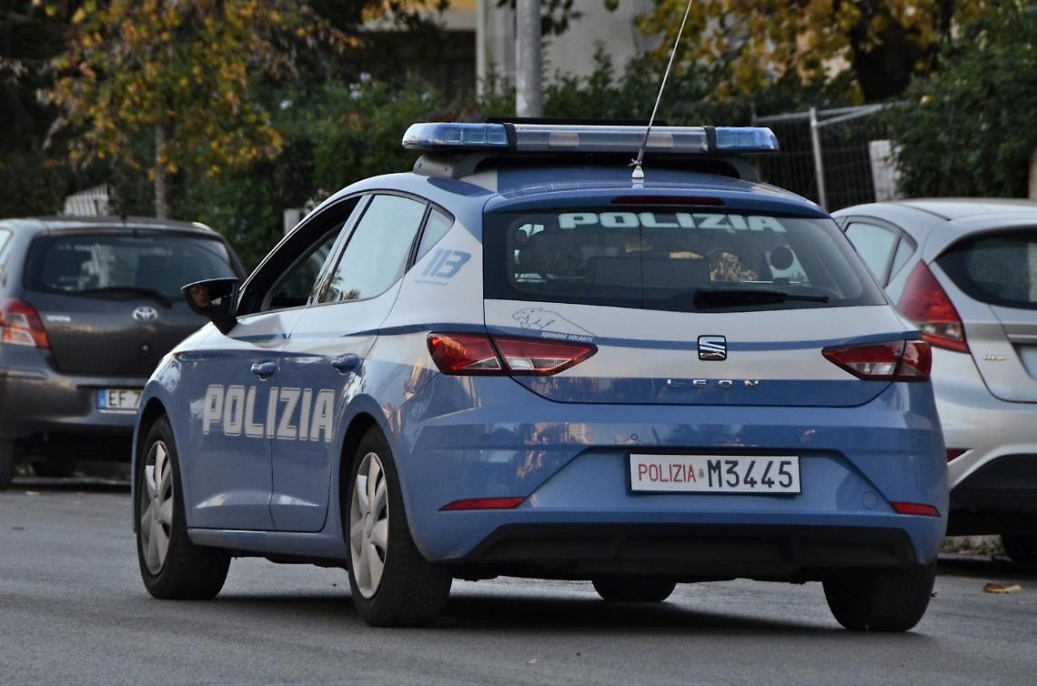 Minaccia il marito con un coltello: denunciata a piede libero