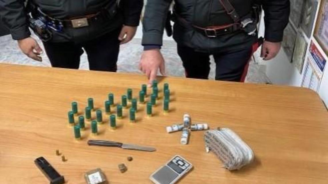 Droga e armi, arrestato un 56enne vicino al clan dei Casalesi