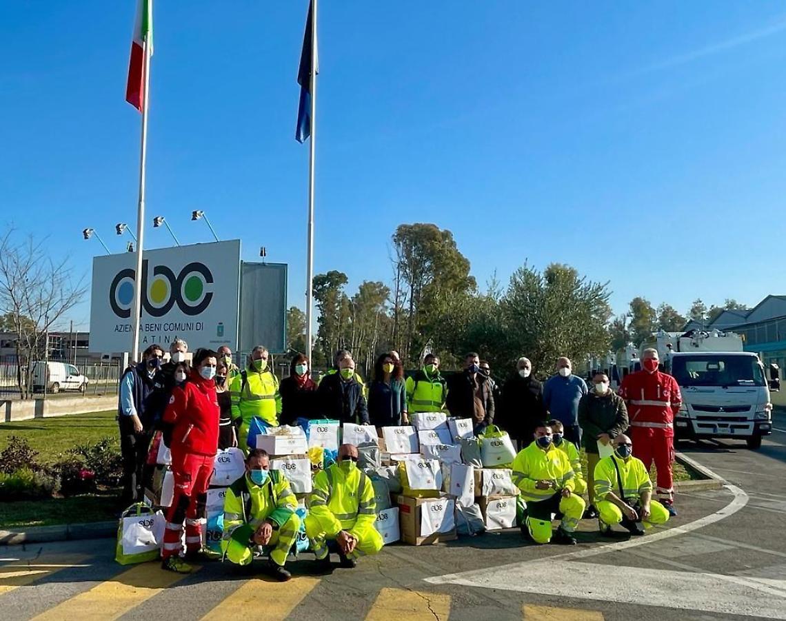 Il Natale solidale dei lavoratori Abc: pacchi dono alle famiglie bisognose