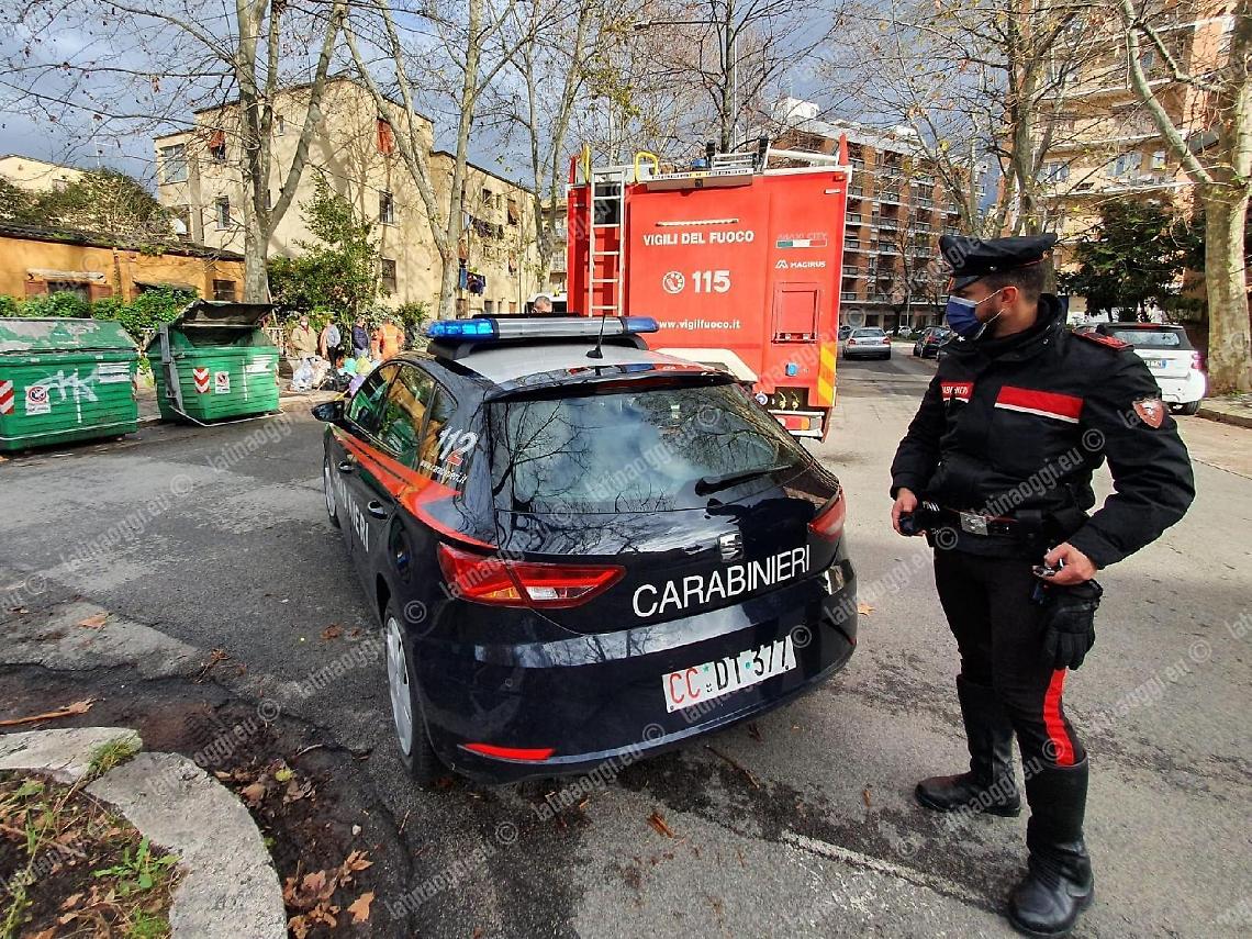 Dramma in centro città, uomo trovato morto in casa