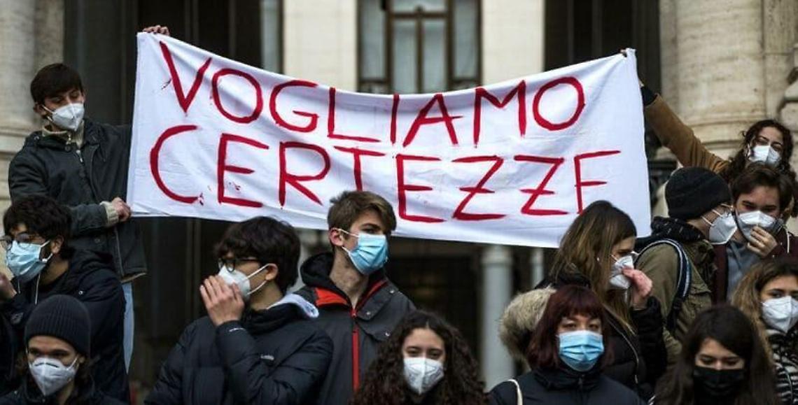 Ritorno a scuola con lo sciopero: la protesta degli studenti