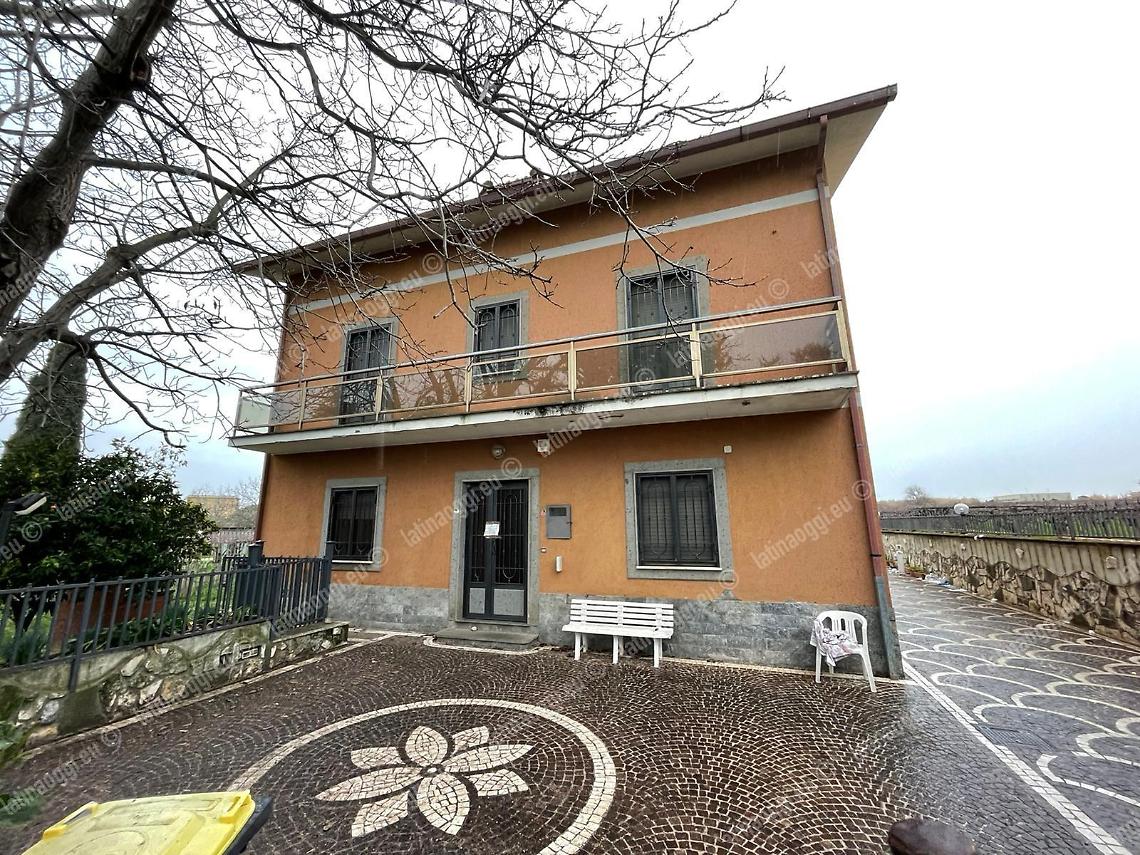 Strage a Villa dei Diamanti, due indagate dalla Procura