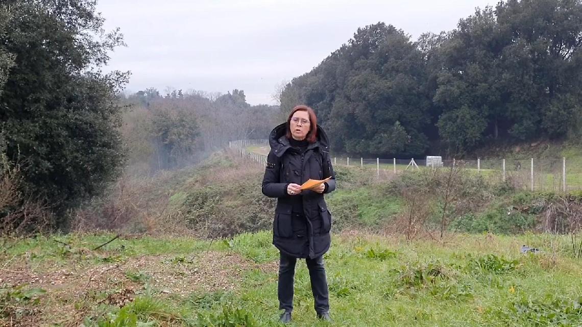 L'assessore Laurenzi davanti all'area di via Savuto