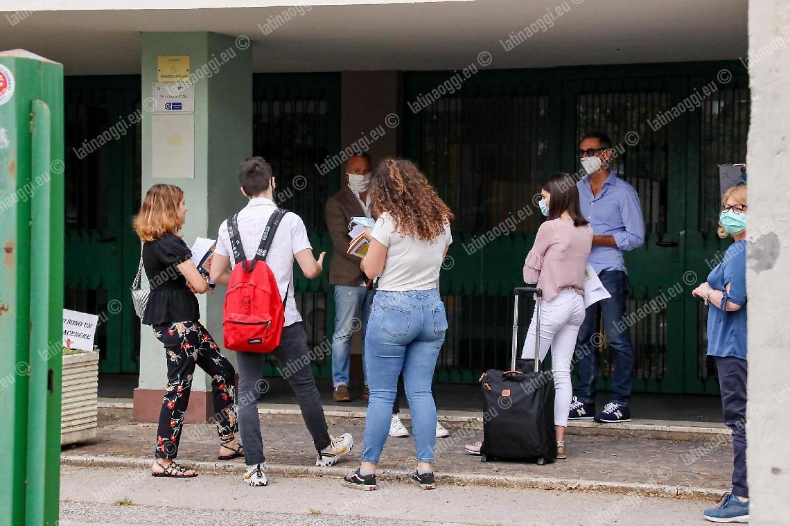 Didattica a metà tra distanza e presenza al Grassi, la protesta degli studenti