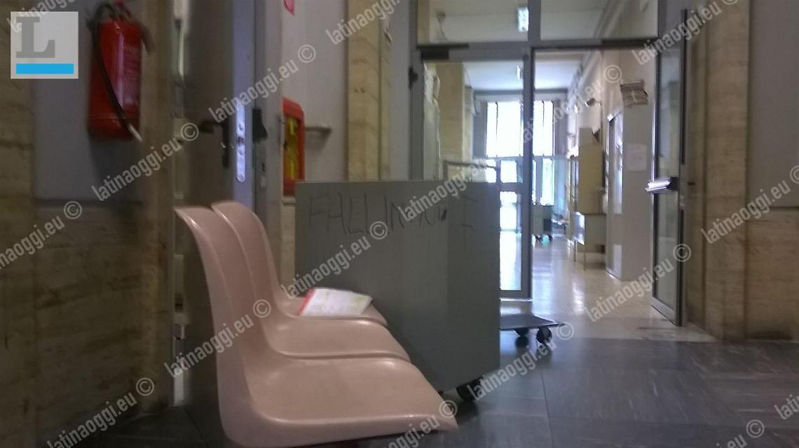 Scandalo fallimenti, l'ex giudice Lollo «corteggia»  i servizi sociali