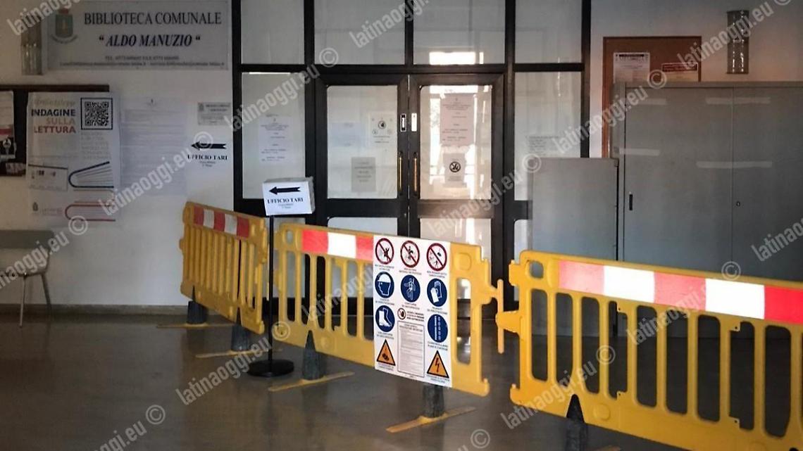 Biblioteca, la beffa  dei nuovi lavori per non perdere i fondi