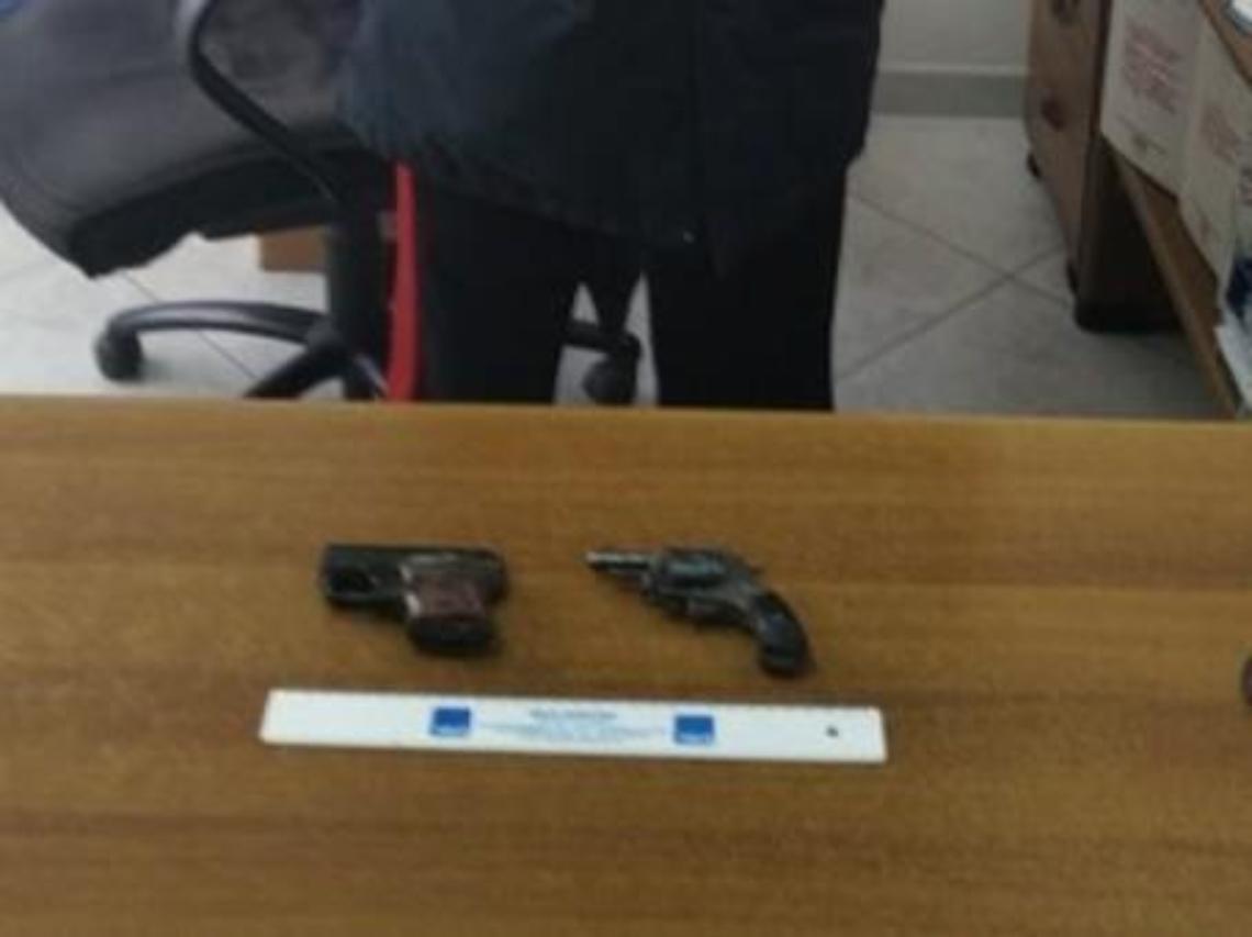 Deteneva illegalmente due pistole, 47enne arrestato dai carabinieri