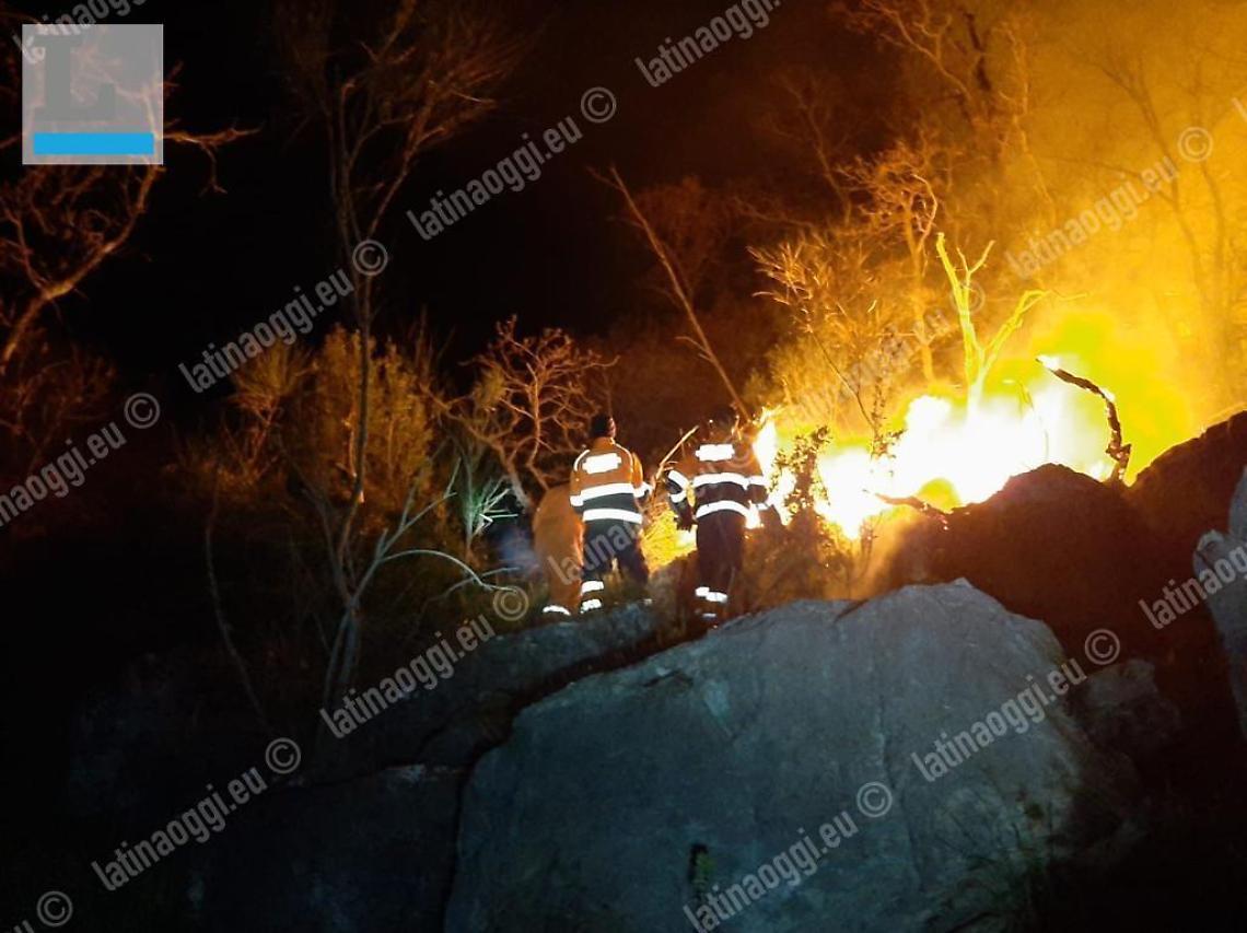 Bruciano gli Aurunci: in fumo trentuno ettari di macchia mediterranea