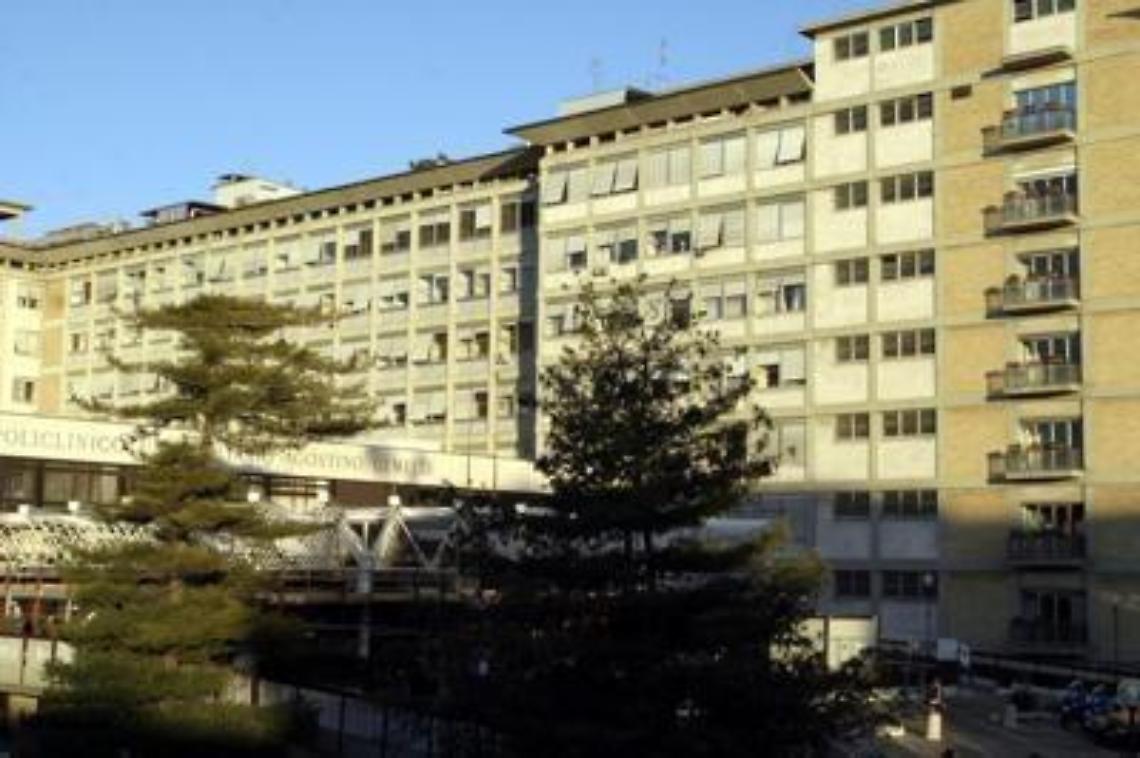 Dona un rene al figlio: il gesto d&rsquo;amore di una madre  