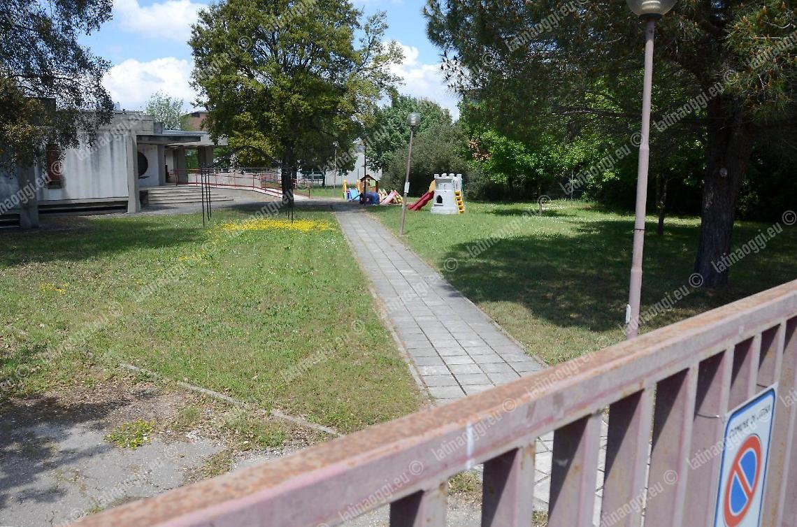 Infiltrazioni d'acqua dal soffitto, Coletta chiude un'altra scuola