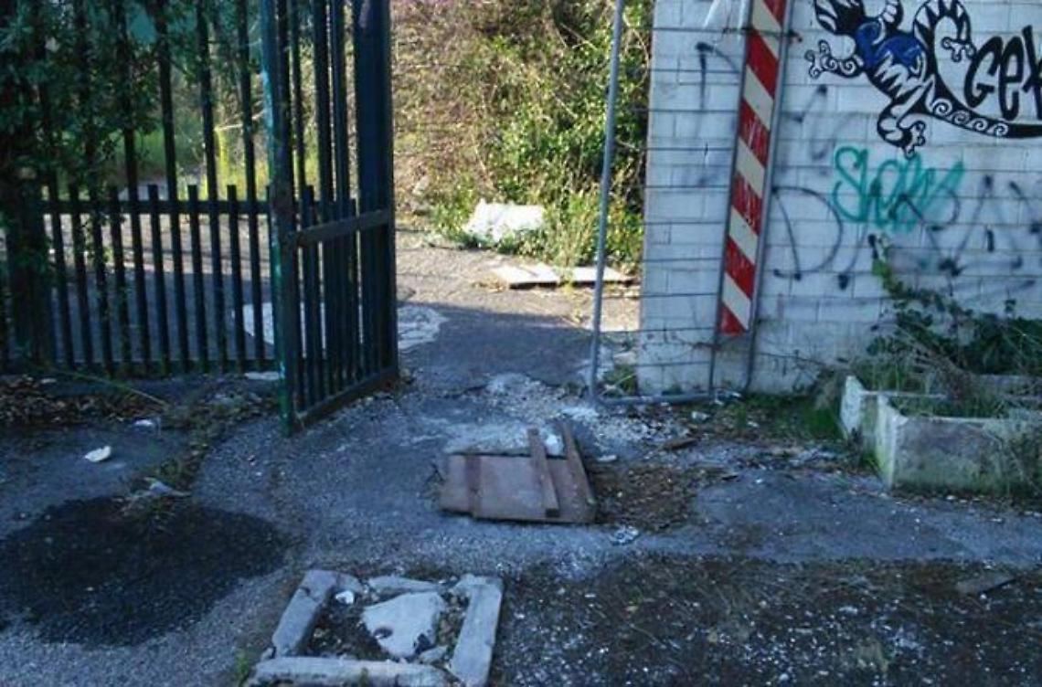 Campo sportivo abbandonato, nuova incursione